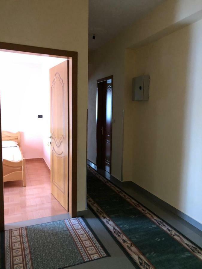 Vila Deni Tushemisht Bagian luar foto